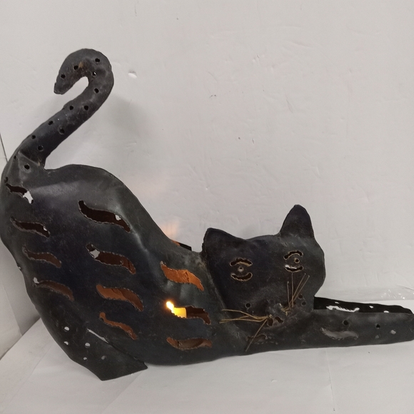 Rustic Metal Stretching Cat Candle/ Tealight holderExcellent Preowned Vintage - Picture 2 of 10